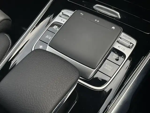メルセデス・ベンツ ＧＬＢ２００ｄ AMGライン 東京都 2020(令2)年 5.6万km マウンテングレー AMGラインパッケージ/・AMGスタイリングパッケージ/・MBロゴ付きブレーキキャリパー/・レザーDINAMICAシート/・アダプティブハイビームアシスト・プラス/レザーエクスクルーシブパッケージ/・本革シート/・メモリ付きパワーシート/・シートヒーター/・アンビエント６４色/アドバンスパッケージ/・ヘッドアップディスプレイ/・アドバンスサウンドシステムスピーカー/パノラマサンルーフ/レーダーセーフティパッケージ/・アクティブディスタンスアシスト・ディストロニック/・アクティブブレーキアシスト/・アクティブブレーンキーピングアシスト/・アクティブステアリングアシスト