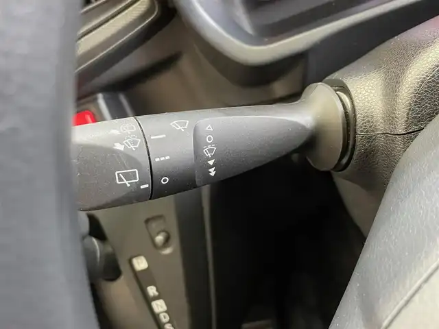 ダイハツ ミラ イース L SAⅢ 岩手県 2018(平30)年 0.4万km ブライトシルバーメタリック ４WD/スマートアシスト/衝突被害軽減ブレーキ/コーナーセンサー/レーンアシスト/アイドリングストップ/横滑り防止装置/オートハイビーム/LEDヘッドライト/ヘッドライトレベライザー/純正オーディオ（FM AM CD AUX）/純正ホイールキャップ/ドアバイザー/スペアキー