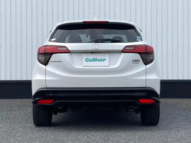 ホンダ ヴェゼル ハイブリッド RS ホンダセンシング 千葉県 2020(令2)年 3.4万km プラチナホワイトパール 純正8インチメモリナビ/(フルセグTV/BT/CD/DVD/FM/AM/HDMI)/バックカメラ/ドライブレコーダー/衝突被害軽減システム/車線逸脱警報/クルーズコントロール/ハーフレザーシート/横滑り防止装置/ETC/アイドリングストップ/LEDヘッドライト/フォグランプ/オートライト/ウィンカーミラー/電動格納ミラー/純正18インチAW/シートヒーター/シートリフター/プッシュスタート/スマートキー/フロアマット/ドアバイザー/スペアキー/取扱説明書