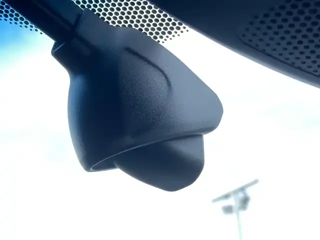 ホンダ ヴェゼル ハイブリッド RS ホンダセンシング 千葉県 2020(令2)年 3.4万km プラチナホワイトパール 純正8インチメモリナビ/(フルセグTV/BT/CD/DVD/FM/AM/HDMI)/バックカメラ/ドライブレコーダー/衝突被害軽減システム/車線逸脱警報/クルーズコントロール/ハーフレザーシート/横滑り防止装置/ETC/アイドリングストップ/LEDヘッドライト/フォグランプ/オートライト/ウィンカーミラー/電動格納ミラー/純正18インチAW/シートヒーター/シートリフター/プッシュスタート/スマートキー/フロアマット/ドアバイザー/スペアキー/取扱説明書