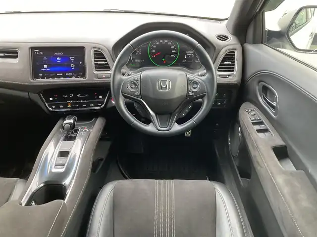 ホンダ ヴェゼル ハイブリッド RS ホンダセンシング 千葉県 2020(令2)年 3.4万km プラチナホワイトパール 純正8インチメモリナビ/(フルセグTV/BT/CD/DVD/FM/AM/HDMI)/バックカメラ/ドライブレコーダー/衝突被害軽減システム/車線逸脱警報/クルーズコントロール/ハーフレザーシート/横滑り防止装置/ETC/アイドリングストップ/LEDヘッドライト/フォグランプ/オートライト/ウィンカーミラー/電動格納ミラー/純正18インチAW/シートヒーター/シートリフター/プッシュスタート/スマートキー/フロアマット/ドアバイザー/スペアキー/取扱説明書