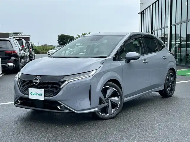 日産 オーラ G レザーエディション 奈良県 2021(令3)年 1.3万km ガンＭ 純正ナビ　/フルセグＴＶ　/BT/CD/DVD/USB/SD/iPod/アラウンドビューモニター　/ＬＥＤヘッドライト/オートライト　/オートマチックハイビーム　/前後コーナーセンサー　/衝突被害軽減システム　/デジタルインナーミラー　/ステアリングスイッチ　/スマートキー/AAC/純正17インチアルミホイール/純正フロアマット