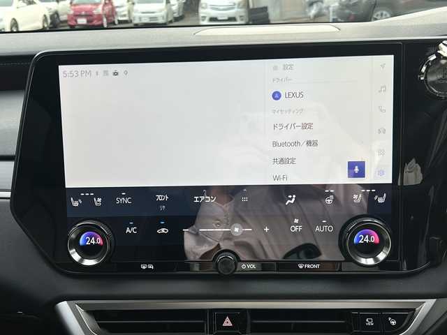 レクサス ＲＸ 350 Fスポーツ 京都府 2024(令6)年 0.5万km ホワイトノーヴァガラスフレーク ワンオーナー/純正ナビ/　・フルセグTV/BT/AM/FM/バックカメラ/アラウンドビュー/前後ドラレコ/サンルーフ/ルーフレール/Fスポーツ/デジタルインナーミラー/ビルトインETC2.0 /置くだけ充電/レーダー/レーダークルーズコントロール/プリクラッシュセーフティ/Advanced Drive/Advanced park/ロードサインアシスト/フロントトラフィックアラート/リアクロスアラート/レーンディパーチャーアラート/レーンチェンジアシスト/プロアクティブドライビングアシスト/ブラインドスポットモニター/安心降車アシスト/後方車両接近告知/パーキングサポートブレーキ/周辺車両接近時サポート/クリアランスソナー/電動リクライニングシート/シートヒーター/エアシート/パワーシート/ステアリングヒーター/ステアリングスイッチ/パワーバックドア/電動パーキングブレーキ/横滑り防止装置/オールオートパワーウィンドウ/電格ウィンカーミラー/オートライト/オートハイビーム/パドルシフト/プッシュスタート/保証書＆取説/スマートスペアキー×１