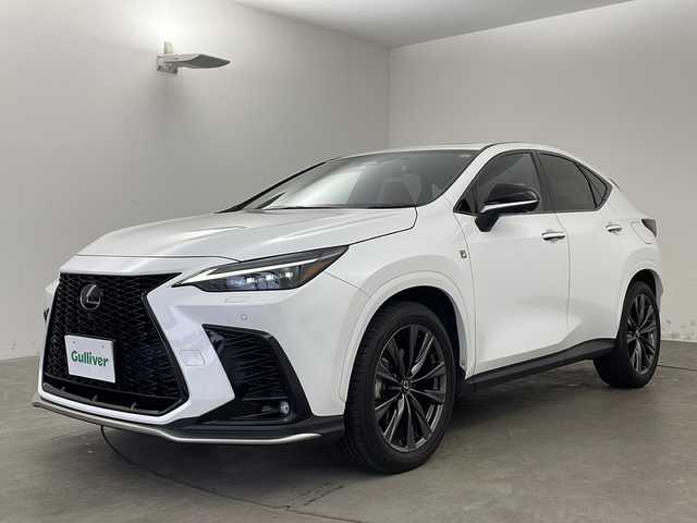 レクサス ＮＸ 350h Fスポーツ 兵庫県 2023(令5)年 5.7万km ホワイトノーヴァガラスフレーク ・ワンオーナー/・14インチディスプレイナビオーディオ/・Bluetooth&BT&USB&Miracast/・パノラミックビューモニター/・ビルドインETC2.0/・前後ドライブレコーダー/・前後コーナーセンサー/・サンルーフ/・革巻きステアリング/・ステアリングスイッチ/・パドルシフト/・レーダークルーズコントロール/・レザーシート/・パワーシート（D席＋N席）/・メモリシート（D席）/・シートヒーター（D席＋N席）/・エアシート（D席＋N席）/・純正フロアマット/・純正20インチアルミホイール/・LEXUSsafety＋/・W＋サイドエアバッグ/・カーテンエアバッグ/・電動パーキングブレーキ/・オートブレーキホールド/・デジタルインナーミラー/・ブラインドスポットモニター/・TVキャンセラー