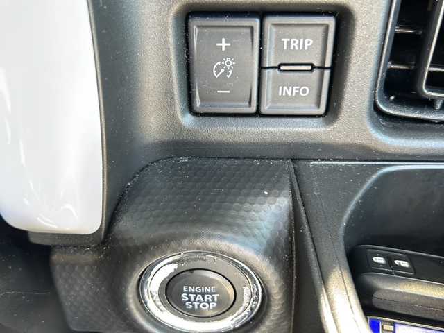 スズキ ハスラー HYBRID G 静岡県 2022(令4)年 1.3万km オフブルーM 安全装備/・デュアルセンサーブレーキサポート/・コーナーセンサー/・レーンキープアシスト/社外ナビ/・CD/DVD/Bluetooth/FM/AM/フルセグTV/主要装備/・シートヒーター　/・コーナーセンサー　/・レーザークルーズコントロール　/・アイドリングストップ　/・レーンキープ　/・ステアリングリモコン　/・スマートキー　/・純正フロアマット　/・プッシュスタート　/・純正アルミホイール