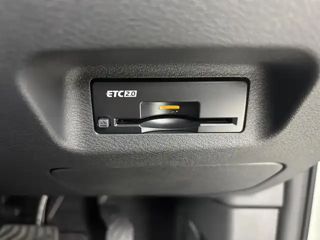 日産 エクストレイル G e－4ORCE 埼玉県 2024(令6)年 0.2万km ブリリアントホワイトパール 純正ナビ（Bluetooth/AM/FM）/フルセグTV/プロパイロット/エマージェンシーブレーキ/アラウンドビューモニター/車線逸脱防止機能/踏み間違え防止機能/横滑り防止装置/レーンキープアシスト/盗難防止装置/オートライト/LEDヘッドライト/コーナーセンサー/ワイアレス充電/ステアリングヒーター/デジタルインナーミラー/全席シートヒーター/ドライブレコーダー/ETC2.0/スマートキー