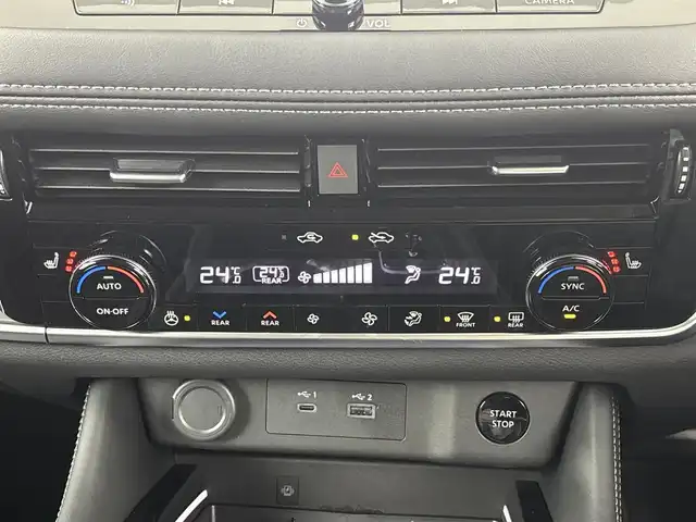 日産 エクストレイル G e－4ORCE 埼玉県 2024(令6)年 0.2万km ブリリアントホワイトパール 純正ナビ（Bluetooth/AM/FM）/フルセグTV/プロパイロット/エマージェンシーブレーキ/アラウンドビューモニター/車線逸脱防止機能/踏み間違え防止機能/横滑り防止装置/レーンキープアシスト/盗難防止装置/オートライト/LEDヘッドライト/コーナーセンサー/ワイアレス充電/ステアリングヒーター/デジタルインナーミラー/全席シートヒーター/ドライブレコーダー/ETC2.0/スマートキー