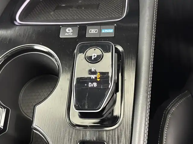 日産 エクストレイル G e－4ORCE 埼玉県 2024(令6)年 0.2万km ブリリアントホワイトパール 純正ナビ（Bluetooth/AM/FM）/フルセグTV/プロパイロット/エマージェンシーブレーキ/アラウンドビューモニター/車線逸脱防止機能/踏み間違え防止機能/横滑り防止装置/レーンキープアシスト/盗難防止装置/オートライト/LEDヘッドライト/コーナーセンサー/ワイアレス充電/ステアリングヒーター/デジタルインナーミラー/全席シートヒーター/ドライブレコーダー/ETC2.0/スマートキー