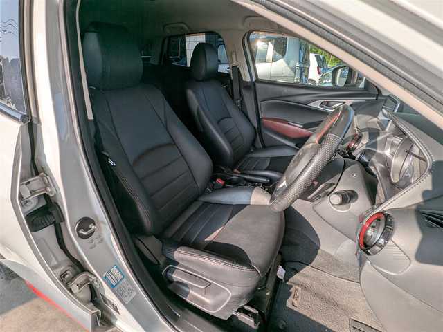 マツダ ＣＸ－３ XD ツーリング 栃木県 2015(平27)年 8.7万km セラミックM (株)IDOMが運営する【じしゃロン宇都宮店】の自社ローン対象車両になります。こちらは現金またはオートローンご利用時の価格です。自社ローンご希望の方は別途その旨お申付け下さい。/マツダコネクトナビ/クルーズコントロール/ブラインドスポットモニター/バックカメラ/プッシュスタート/スマートキー/アイドリングストップ/パドルシフト/Ｂｌｕｅｔｏｏｔｈ接続/ＵＳＢ端子/ＥＴＣ/ステアリングスイッチ/純正アルミホイール/レーンキープアシスト/オートライト/フォグランプ