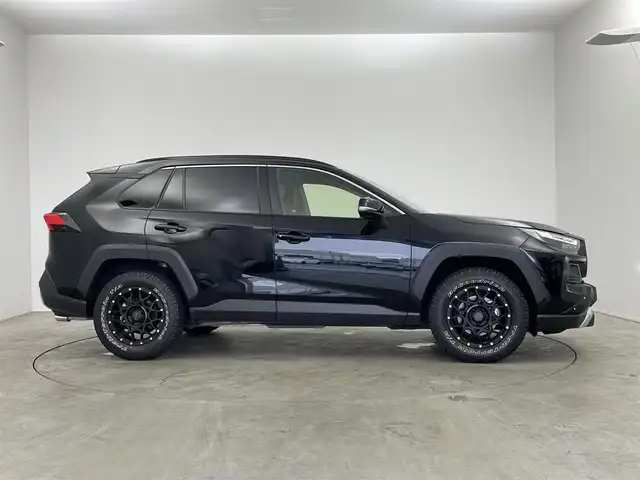 トヨタ ＲＡＶ４ ハイブリッド アドベンチャー 埼玉県 2024(令6)年 1.3万km アティチュードブラックマイカ ＴＲＤエアロ　純正ディスプレイオーディオ　パノラミックビューモニター　ＢＳＭ　ビルトインＥＴＣ２．０　セーフティセンス　レーダークルーズ　ステアリングヒーター　デジタルインナーミラー　ＡＣ１００Ｖ