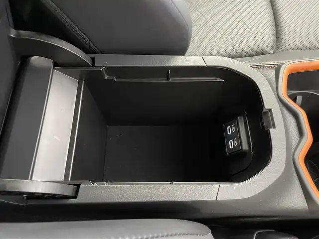 トヨタ ＲＡＶ４ ハイブリッド アドベンチャー 埼玉県 2024(令6)年 1.3万km アティチュードブラックマイカ ＴＲＤエアロ　純正ディスプレイオーディオ　パノラミックビューモニター　ＢＳＭ　ビルトインＥＴＣ２．０　セーフティセンス　レーダークルーズ　ステアリングヒーター　デジタルインナーミラー　ＡＣ１００Ｖ
