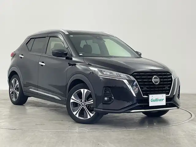 日産 キックス X 群馬県 2021(令3)年 4.6万km ピュアブラック 純正９型ナビ　全周囲カメラ　デジタルインナーミラー　プロパイロット　シートヒーター　ステアリングヒーター　ＥＴＣ　ドラレコ　ハーフレザーシート　ＬＥＤライト　オートハイビーム　スマートキー　禁煙車