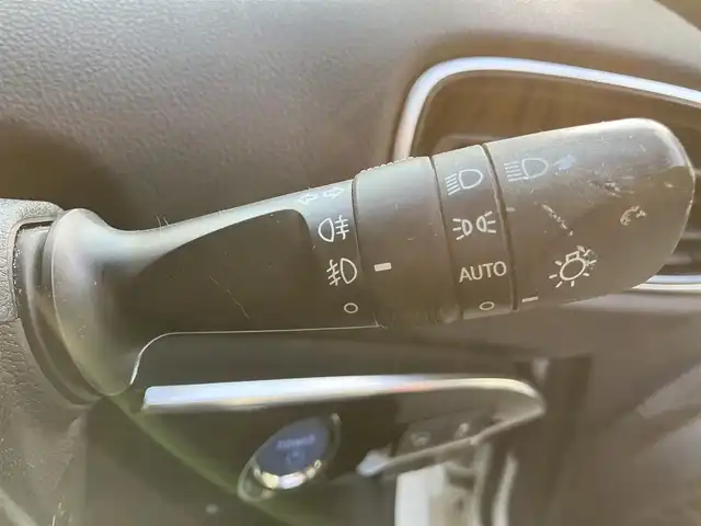 トヨタ プリウス ＰＨＶ A 滋賀県 2017(平29)年 7.9万km ホワイトパールクリスタルシャイン モデリスタエアロ（リア）/純正11.6インチナビ/【Bluetooth/フルセグTV/USB/iPod】/バックカメラ/ETC/セーフティセンスP/・プリクラッシュセーフティ/・レーンディパーチャーアラート/・アダプティブハイビーム/・レーダークルーズコントロール/ブラインドスポットモニター/インテリジェントクリアランスソナー/パーキングアシスト/シートヒーター/ハンドルヒーター/スマートキー/LEDヘッドライト/オートライト