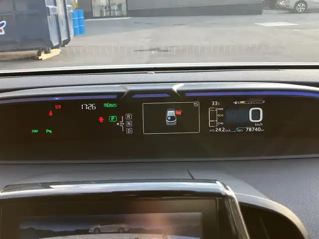 トヨタ プリウス ＰＨＶ A 滋賀県 2017(平29)年 7.9万km ホワイトパールクリスタルシャイン モデリスタエアロ（リア）/純正11.6インチナビ/【Bluetooth/フルセグTV/USB/iPod】/バックカメラ/ETC/セーフティセンスP/・プリクラッシュセーフティ/・レーンディパーチャーアラート/・アダプティブハイビーム/・レーダークルーズコントロール/ブラインドスポットモニター/インテリジェントクリアランスソナー/パーキングアシスト/シートヒーター/ハンドルヒーター/スマートキー/LEDヘッドライト/オートライト