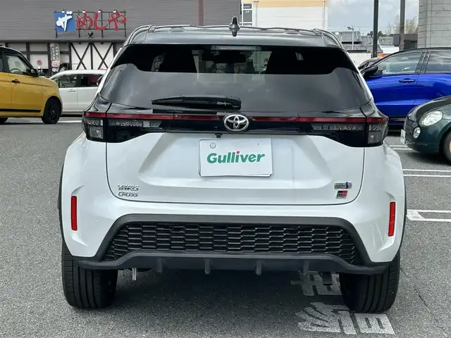 トヨタ ヤリスクロス ハイブリッド GRスポーツ 奈良県 2023(令5)年 0.8万km ブラックマイカ/プラチナホワイトパールマイカ ワンオーナー/純正ナビ/追従式クルコン/アラウンドビュー/ハーフレザー/ETC/ドラレコ/USB付/タイプC付/キャリパー/オートライト（LED）/純正フロアマット/純正アルミ/保証書/取扱説明書/記録簿