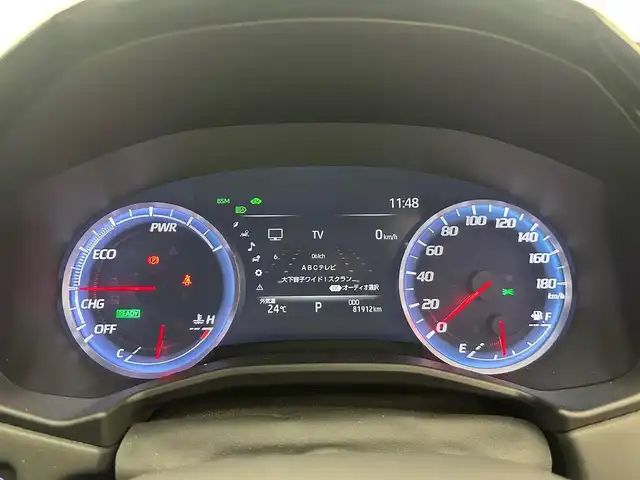 トヨタ クラウン ハイブリッド RS アドバンス 兵庫県 2020(令2)年 8.2万km ホワイトパールクリスタルシャイン 純正メモリナビ(CD/DVD/SD/Bluetooth/フルセグTV)/全方位カメラ/クルーズコントロール/シートヒーター/エアシート/パワーシート/コーナーセンサー/メモリーシート/ステアリングヒーター/ブラインドスポットモニター/デジタルインナーミラー/LEDヘッドライト/ETC/置くだけ充電
