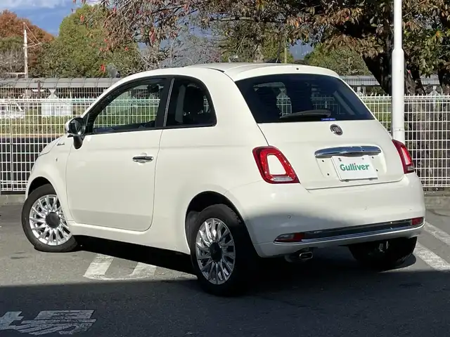 フィアット ５００ 1．2 ドルチェ 静岡県 2022(令4)年 0.9万km ビアンコ・ガーラ １オーナー　/純正ディスプレイオーディオ　/バックカメラ　/リアソナー　/クルコン　/ガラスルーフ/半革シート　/純正前後ドラレコ　/パドルシフト　/革巻きステアリング　/リモコンキー　/スペアキー　/保証書　/取説