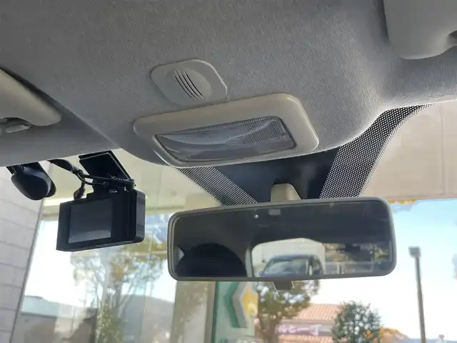 フィアット ５００ 1．2 ドルチェ 静岡県 2022(令4)年 0.9万km ビアンコ・ガーラ １オーナー　/純正ディスプレイオーディオ　/バックカメラ　/リアソナー　/クルコン　/ガラスルーフ/半革シート　/純正前後ドラレコ　/パドルシフト　/革巻きステアリング　/リモコンキー　/スペアキー　/保証書　/取説