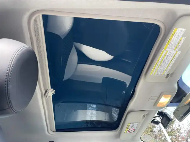 フィアット ５００ 1．2 ドルチェ 静岡県 2022(令4)年 0.9万km ビアンコ・ガーラ １オーナー　/純正ディスプレイオーディオ　/バックカメラ　/リアソナー　/クルコン　/ガラスルーフ/半革シート　/純正前後ドラレコ　/パドルシフト　/革巻きステアリング　/リモコンキー　/スペアキー　/保証書　/取説