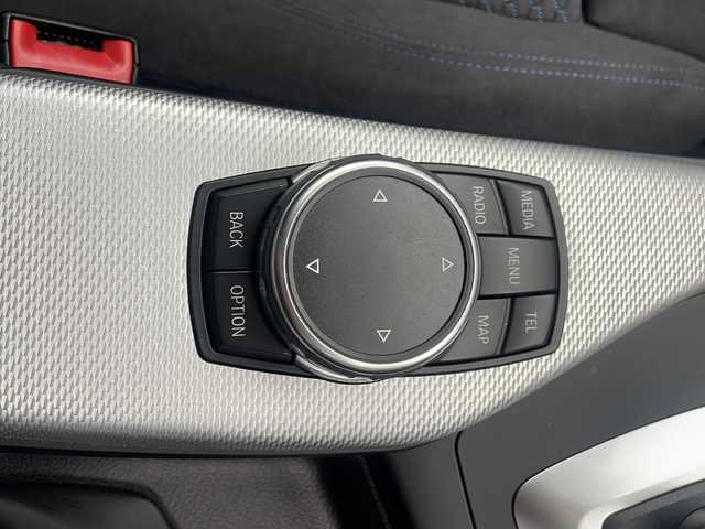 ＢＭＷ １１８ｉ Mスポーツ 大阪府 2015(平27)年 2.5万km サファイアブラックP ビルトインETC/ドライブレコーダー/LEDヘッドライト/フォグランプ/革巻きステアリング/ウインカーミラー/リアソナー/レインセンサー/アイドリングストップ/フロアマット/保証書/取扱説明書