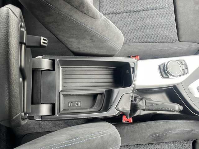 ＢＭＷ １１８ｉ Mスポーツ 大阪府 2015(平27)年 2.5万km サファイアブラックP ビルトインETC/ドライブレコーダー/LEDヘッドライト/フォグランプ/革巻きステアリング/ウインカーミラー/リアソナー/レインセンサー/アイドリングストップ/フロアマット/保証書/取扱説明書