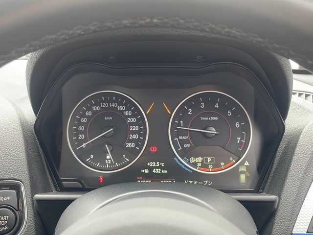 ＢＭＷ １１８ｉ Mスポーツ 大阪府 2015(平27)年 2.5万km サファイアブラックP ビルトインETC/ドライブレコーダー/LEDヘッドライト/フォグランプ/革巻きステアリング/ウインカーミラー/リアソナー/レインセンサー/アイドリングストップ/フロアマット/保証書/取扱説明書
