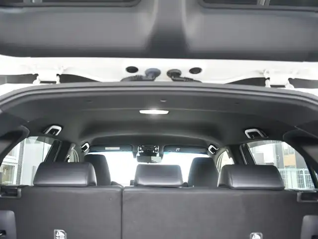 トヨタ ハリアー Z 神奈川県 2020(令2)年 1.9万km ホワイトパールクリスタルシャイン ワンオーナー/純正メモリナビ/フルセグテレビ/バックカメラ/デジタルインナーミラー/アダプティブクルーズ/プッシュスタート/パワーバックドア/ETC2.0/LEDヘッドライト/保証書/取説/ナビ説/記録(R.3.4)