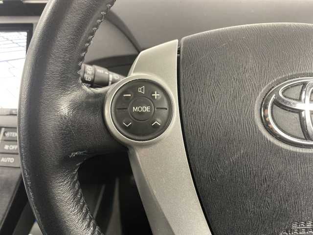 トヨタ プリウス S 道央・札幌 2011(平23)年 13.9万km ブラック ・寒冷地仕様/・アルパイン8インチ　ナビ  /・CD/DVD/フルセグ/・バックカメラ/・社外前方ドライブレコーダー/・オートライト/・ETC/・ワイパーデアイサー/・電動格納ミラー/ウィンカーミラー/・ヘッドライトレベライザー/・ドアバイザー/・ステアリングスイッチ/・夏タイヤ社外AW積込/・フォグランプ