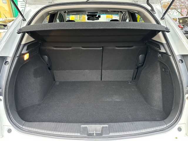 ホンダ ヴェゼル ハイブリッド Z ホンダセンシング 茨城県 2019(平31)年 7万km プラチナホワイトパール 純正SDナビ/バックカメラ/ビルトインETC/FM／AM/ドライブレコーダー（前後）/アダプティブティブクルーズコントロール/アイドリングストップ/横滑り防止装置/衝突被害軽減システム/盗難防止装置/レーンキープアシスト/シートヒーター（前席）/パドルシフト/純正フロアマット/純正17インチアルミ付夏タイヤ/純正LEDヘッドライト/純正LEDフォグライト/電格ミラー/スマートキー/プッシュスタートボタン/ドアバイザー