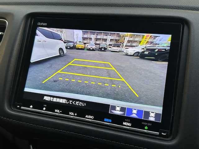 ホンダ ヴェゼル ハイブリッド Z ホンダセンシング 茨城県 2019(平31)年 7万km プラチナホワイトパール 純正SDナビ/バックカメラ/ビルトインETC/FM／AM/ドライブレコーダー（前後）/アダプティブティブクルーズコントロール/アイドリングストップ/横滑り防止装置/衝突被害軽減システム/盗難防止装置/レーンキープアシスト/シートヒーター（前席）/パドルシフト/純正フロアマット/純正17インチアルミ付夏タイヤ/純正LEDヘッドライト/純正LEDフォグライト/電格ミラー/スマートキー/プッシュスタートボタン/ドアバイザー