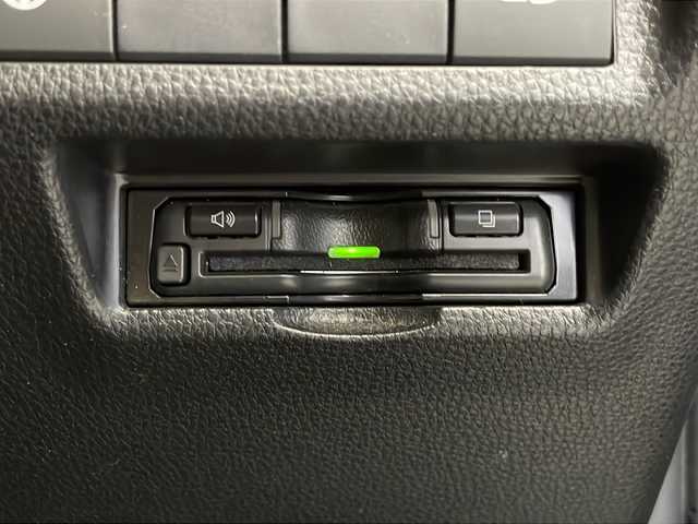 トヨタ ＲＡＶ４ アドベンチャー 長野県 2021(令3)年 2.1万km アーバンカーキ 4WD/ALPINE9型ナビ&フルセグTV&CD&DVD&USB&BT/トヨタセーフティセンス/アダプティブクルーズコントロール/レーントレーシングアシスト/プリクラッシュセーフティ/ブラインドスポットモニター/コーナーセンサー/リアクロストラフィックアラート/パーキングサポートブレーキ/ロードサインアシスト/オートマチックハイビーム/先行車発進告知/パワーバックドア/ハーフレザーシート/前席エアシート/前席シートヒーター/運転席パワーシート/ステアリングスイッチ/ステアリングヒーター/バックカメラ/ビルトインETC/LEDヘッドライト/オートライト/フロントフォグランプ/電動格納ミラー/ウィンカーミラー/ドアミラーヒーター/電動ホールド/オートホールド/純正19インチAW装着/純正フロアマット/置くだけ充電/ルーフレール/プッシュスタート/スマートキー/スペアキー1本/取扱説明書/新車保証書