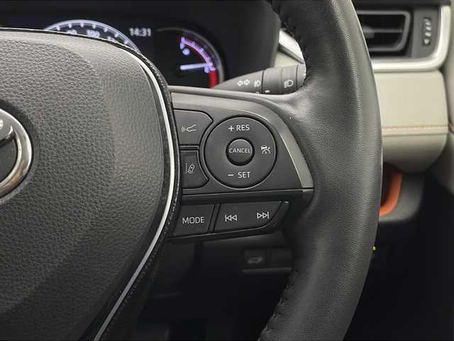 トヨタ ＲＡＶ４ アドベンチャー 長野県 2021(令3)年 2.1万km アーバンカーキ 4WD/ALPINE9型ナビ&フルセグTV&CD&DVD&USB&BT/トヨタセーフティセンス/アダプティブクルーズコントロール/レーントレーシングアシスト/プリクラッシュセーフティ/ブラインドスポットモニター/コーナーセンサー/リアクロストラフィックアラート/パーキングサポートブレーキ/ロードサインアシスト/オートマチックハイビーム/先行車発進告知/パワーバックドア/ハーフレザーシート/前席エアシート/前席シートヒーター/運転席パワーシート/ステアリングスイッチ/ステアリングヒーター/バックカメラ/ビルトインETC/LEDヘッドライト/オートライト/フロントフォグランプ/電動格納ミラー/ウィンカーミラー/ドアミラーヒーター/電動ホールド/オートホールド/純正19インチAW装着/純正フロアマット/置くだけ充電/ルーフレール/プッシュスタート/スマートキー/スペアキー1本/取扱説明書/新車保証書