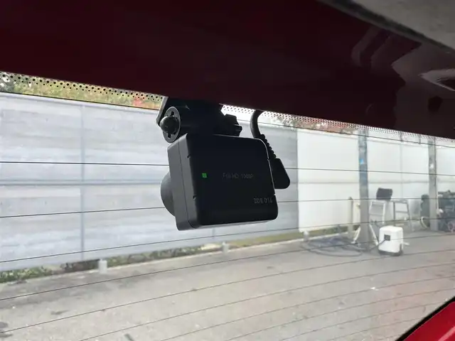 フォルクスワーゲン アップ！ ムーブアップ！ 三重県 2013(平25)年 4万km トルネードレッド パナソニックポータブルナビ/バックカメラ/ETC/ドライブレコーダー前後/純正15インチアルミホイール/純正オーディオ/純正フロアマット/シートリフター /キーレスキー