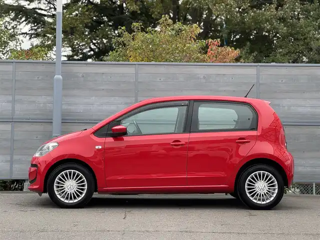 フォルクスワーゲン アップ！ ムーブアップ！ 三重県 2013(平25)年 4万km トルネードレッド パナソニックポータブルナビ/バックカメラ/ETC/ドライブレコーダー前後/純正15インチアルミホイール/純正オーディオ/純正フロアマット/シートリフター /キーレスキー