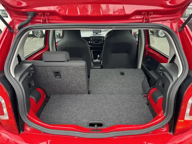 フォルクスワーゲン アップ！ ムーブアップ！ 三重県 2013(平25)年 4万km トルネードレッド パナソニックポータブルナビ/バックカメラ/ETC/ドライブレコーダー前後/純正15インチアルミホイール/純正オーディオ/純正フロアマット/シートリフター /キーレスキー