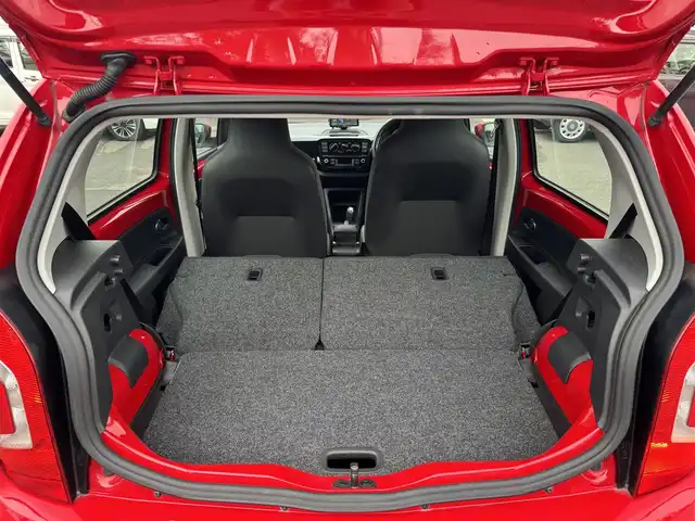 フォルクスワーゲン アップ！ ムーブアップ！ 三重県 2013(平25)年 4万km トルネードレッド パナソニックポータブルナビ/バックカメラ/ETC/ドライブレコーダー前後/純正15インチアルミホイール/純正オーディオ/純正フロアマット/シートリフター /キーレスキー