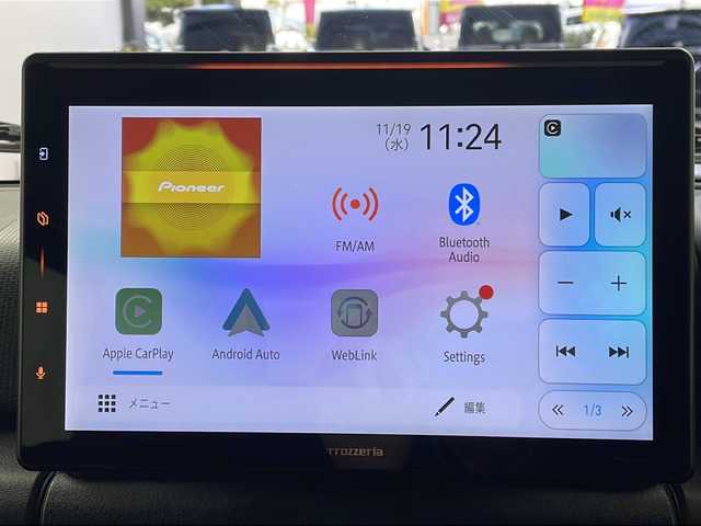 スズキ ジムニー XC 大阪府 2025(令7)年 1.1万km ジャングルグリーン ワンオーナー/社外ディスプレイオーディオ(carrozzeria/DMH-SF900)/【Bluetooth/AppleCarPlay/AndroidAuto/HDMI】/carrozzeriaデジタルインナーミラー/ヘッドライトウォッシャー/ヒーテッドミラー/マッドフラップ/スペアタイヤカバー(ハードタイプ)/デュアルセンサーブレーキサポート/前方衝突警報機能/前方衝突被害軽減ブレーキアシスト機能/自動ブレーキ機能/ヒルホールドコントロール/ヒルディセントコントロール/ハイビームアシスト/後コーナーセンサー/前席シートヒーター/LEDヘッドライト/純正16インチアルミホイール/保証書/取扱説明書/点検記録簿/スマートキー/スペアキー1本