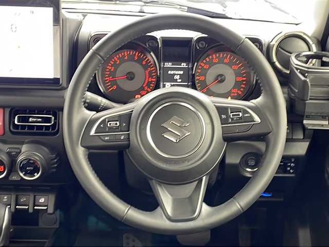 スズキ ジムニー XC 大阪府 2025(令7)年 1.1万km ジャングルグリーン ワンオーナー/社外ディスプレイオーディオ(carrozzeria/DMH-SF900)/【Bluetooth/AppleCarPlay/AndroidAuto/HDMI】/carrozzeriaデジタルインナーミラー/ヘッドライトウォッシャー/ヒーテッドミラー/マッドフラップ/スペアタイヤカバー(ハードタイプ)/デュアルセンサーブレーキサポート/前方衝突警報機能/前方衝突被害軽減ブレーキアシスト機能/自動ブレーキ機能/ヒルホールドコントロール/ヒルディセントコントロール/ハイビームアシスト/後コーナーセンサー/前席シートヒーター/LEDヘッドライト/純正16インチアルミホイール/保証書/取扱説明書/点検記録簿/スマートキー/スペアキー1本