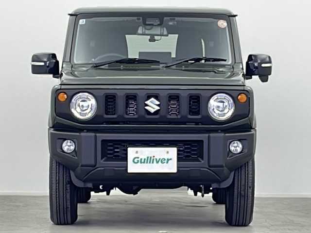 スズキ ジムニー XC 大阪府 2025(令7)年 1.1万km ジャングルグリーン ワンオーナー/社外ディスプレイオーディオ(carrozzeria/DMH-SF900)/【Bluetooth/AppleCarPlay/AndroidAuto/HDMI】/carrozzeriaデジタルインナーミラー/ヘッドライトウォッシャー/ヒーテッドミラー/マッドフラップ/スペアタイヤカバー(ハードタイプ)/デュアルセンサーブレーキサポート/前方衝突警報機能/前方衝突被害軽減ブレーキアシスト機能/自動ブレーキ機能/ヒルホールドコントロール/ヒルディセントコントロール/ハイビームアシスト/後コーナーセンサー/前席シートヒーター/LEDヘッドライト/純正16インチアルミホイール/保証書/取扱説明書/点検記録簿/スマートキー/スペアキー1本