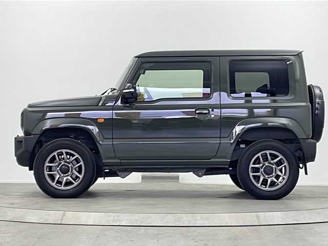 スズキ ジムニー XC 大阪府 2025(令7)年 1.1万km ジャングルグリーン ワンオーナー/社外ディスプレイオーディオ(carrozzeria/DMH-SF900)/【Bluetooth/AppleCarPlay/AndroidAuto/HDMI】/carrozzeriaデジタルインナーミラー/ヘッドライトウォッシャー/ヒーテッドミラー/マッドフラップ/スペアタイヤカバー(ハードタイプ)/デュアルセンサーブレーキサポート/前方衝突警報機能/前方衝突被害軽減ブレーキアシスト機能/自動ブレーキ機能/ヒルホールドコントロール/ヒルディセントコントロール/ハイビームアシスト/後コーナーセンサー/前席シートヒーター/LEDヘッドライト/純正16インチアルミホイール/保証書/取扱説明書/点検記録簿/スマートキー/スペアキー1本