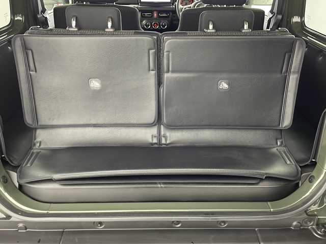 スズキ ジムニー XC 大阪府 2025(令7)年 1.1万km ジャングルグリーン ワンオーナー/社外ディスプレイオーディオ(carrozzeria/DMH-SF900)/【Bluetooth/AppleCarPlay/AndroidAuto/HDMI】/carrozzeriaデジタルインナーミラー/ヘッドライトウォッシャー/ヒーテッドミラー/マッドフラップ/スペアタイヤカバー(ハードタイプ)/デュアルセンサーブレーキサポート/前方衝突警報機能/前方衝突被害軽減ブレーキアシスト機能/自動ブレーキ機能/ヒルホールドコントロール/ヒルディセントコントロール/ハイビームアシスト/後コーナーセンサー/前席シートヒーター/LEDヘッドライト/純正16インチアルミホイール/保証書/取扱説明書/点検記録簿/スマートキー/スペアキー1本