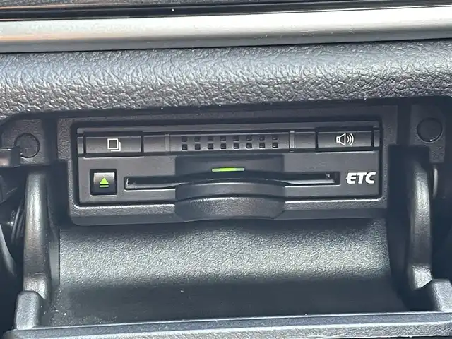 トヨタ クラウン ハイブリッド アスリートS 千葉県 2013(平25)年 7.2万km ホワイトパールクリスタルシャイン プリクラッシュセーフティー/インテリジェントクリアランスソナー/純正メーカーオプションHDDナビ/・CD/DVD/MSV/Bluetooth/フルセグTV/バックカメラ/レーダークルーズコントロール/前席パワーシート/前席シートヒーター/ステアリングヒーター/前後コーナーセンサー/スマートキー/純正キセノンヘッドライト/フォグランプ/純正ドライブレコーダー/ビルトインETC/純正17インチアルミホイール/本革巻きステアリング/ドアバイザー/サイド＆カーテンエアバッグ/新車時保証書＆取扱説明書