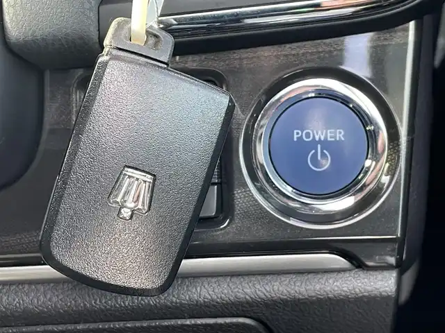 トヨタ クラウン ハイブリッド アスリートS 千葉県 2013(平25)年 7.2万km ホワイトパールクリスタルシャイン プリクラッシュセーフティー/インテリジェントクリアランスソナー/純正メーカーオプションHDDナビ/・CD/DVD/MSV/Bluetooth/フルセグTV/バックカメラ/レーダークルーズコントロール/前席パワーシート/前席シートヒーター/ステアリングヒーター/前後コーナーセンサー/スマートキー/純正キセノンヘッドライト/フォグランプ/純正ドライブレコーダー/ビルトインETC/純正17インチアルミホイール/本革巻きステアリング/ドアバイザー/サイド＆カーテンエアバッグ/新車時保証書＆取扱説明書