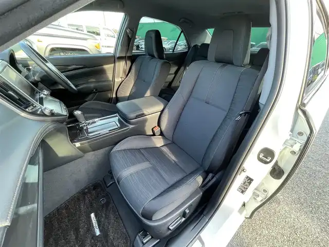 トヨタ クラウン ハイブリッド アスリートS 千葉県 2013(平25)年 7.2万km ホワイトパールクリスタルシャイン プリクラッシュセーフティー/インテリジェントクリアランスソナー/純正メーカーオプションHDDナビ/・CD/DVD/MSV/Bluetooth/フルセグTV/バックカメラ/レーダークルーズコントロール/前席パワーシート/前席シートヒーター/ステアリングヒーター/前後コーナーセンサー/スマートキー/純正キセノンヘッドライト/フォグランプ/純正ドライブレコーダー/ビルトインETC/純正17インチアルミホイール/本革巻きステアリング/ドアバイザー/サイド＆カーテンエアバッグ/新車時保証書＆取扱説明書