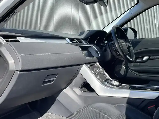 ランドローバー レンジローバーイヴォーク HSEダイナミック 長野県 2016(平28)年 4.6万km パール 大型ガラスルーフ/ACC /BSM /黒革シート /全方位モニター /衝突軽減 /ステアリングヒーター /シートヒーター /PWシート /純正ナビ /bluetooth /LEDヘッドライト /パワーバックドア /パークアシスト /MERIDIANサウンド /ドラレコ