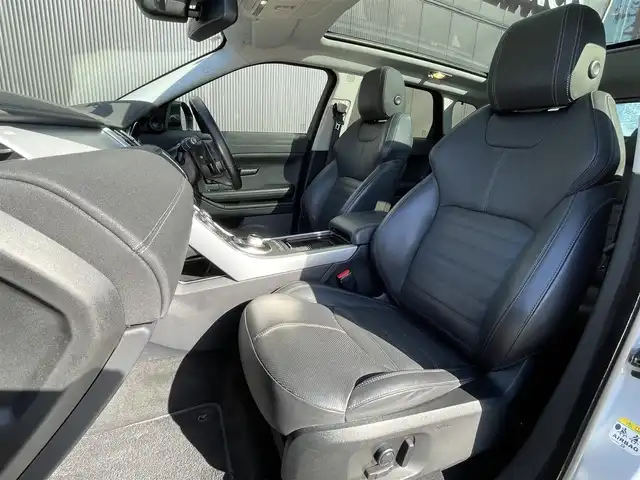 ランドローバー レンジローバーイヴォーク HSEダイナミック 長野県 2016(平28)年 4.6万km パール 大型ガラスルーフ/ACC /BSM /黒革シート /全方位モニター /衝突軽減 /ステアリングヒーター /シートヒーター /PWシート /純正ナビ /bluetooth /LEDヘッドライト /パワーバックドア /パークアシスト /MERIDIANサウンド /ドラレコ