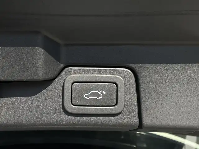 ランドローバー レンジローバーイヴォーク HSEダイナミック 長野県 2016(平28)年 4.6万km パール 大型ガラスルーフ/ACC /BSM /黒革シート /全方位モニター /衝突軽減 /ステアリングヒーター /シートヒーター /PWシート /純正ナビ /bluetooth /LEDヘッドライト /パワーバックドア /パークアシスト /MERIDIANサウンド /ドラレコ