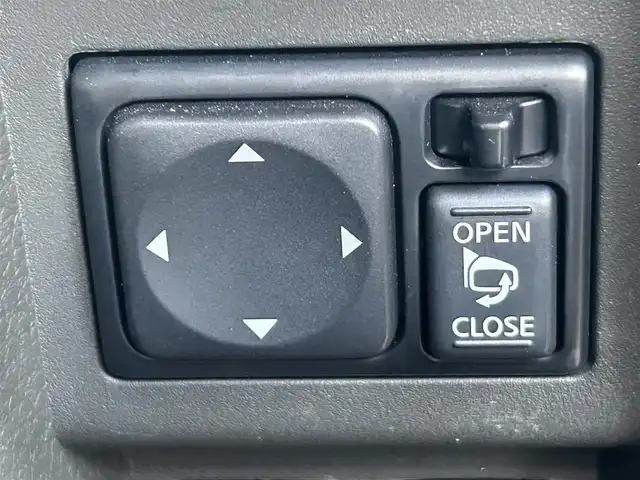 日産 キューブ 15X FOUR インディゴ+プラズマ 岡山県 2011(平23)年 10万km アッシュブルー 登録時走行距離100083km/社外ナビ（Clarion　NX612）/フルセグTV(AM.FM.CD.DVD.TV)/４WD/ETC/盗難防止装置/オートライト/フロアマット/スマートキー/プッシュスタート/ドアバイザー/保証書/取扱説明書