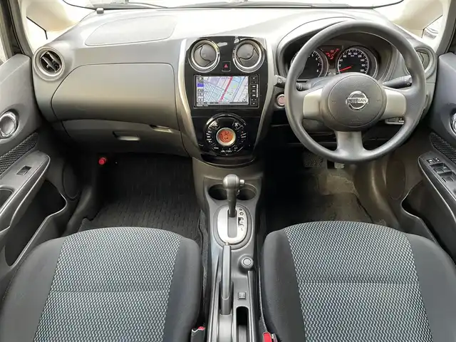 日産 ノート X FOUR エマージェンシーB 道央・札幌 2014(平26)年 5.9万km スーパーブラック 登録時走行距離 58/702ｋｍ/　４　W　D　/社外ＳＤナビ（CD/DVD/FM/AM/SD/BT）/フルセグTV（走行中視聴可）/プッシュスタート/純正フロアマット/純正ドアバイザー/社外ドライブレコーダー/衝突被害軽減装置/レーンキープアシスト/盗難防止装置/スペアキー×１/ヘッドライトレベライザー/電動格納ミラー/バニティミラー/エンジンスターター付/４ＷＤ・２ＷＤ切り替えスイッチ/積込夏タイヤ（社外ＡＷ/185/70/R14/２０年製/溝6ｍｍ）