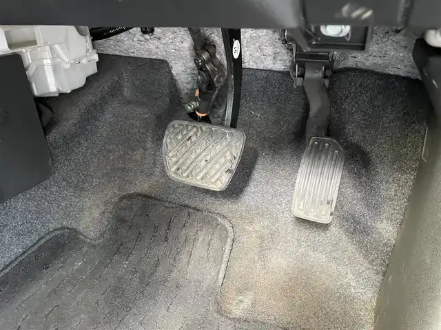 日産 ノート X FOUR エマージェンシーB 道央・札幌 2014(平26)年 5.9万km スーパーブラック 登録時走行距離 58/702ｋｍ/　４　W　D　/社外ＳＤナビ（CD/DVD/FM/AM/SD/BT）/フルセグTV（走行中視聴可）/プッシュスタート/純正フロアマット/純正ドアバイザー/社外ドライブレコーダー/衝突被害軽減装置/レーンキープアシスト/盗難防止装置/スペアキー×１/ヘッドライトレベライザー/電動格納ミラー/バニティミラー/エンジンスターター付/４ＷＤ・２ＷＤ切り替えスイッチ/積込夏タイヤ（社外ＡＷ/185/70/R14/２０年製/溝6ｍｍ）